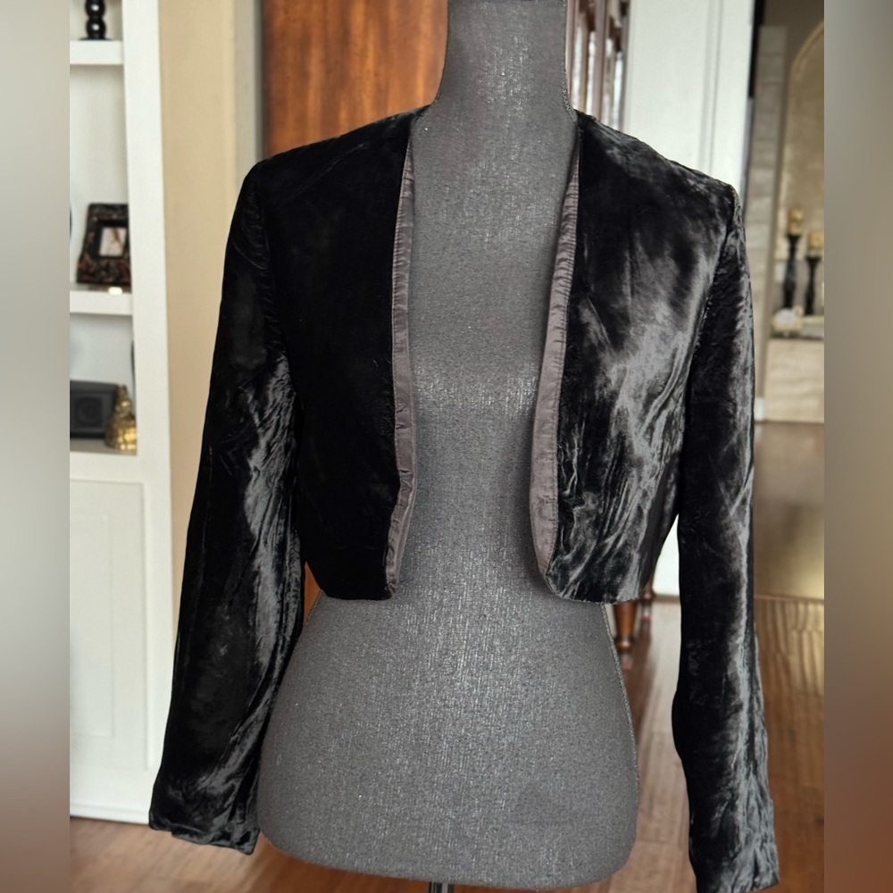 A.J. Bari Neiman Marcus Black Velvet Crop‎ Jacket - Picture 5 of 9